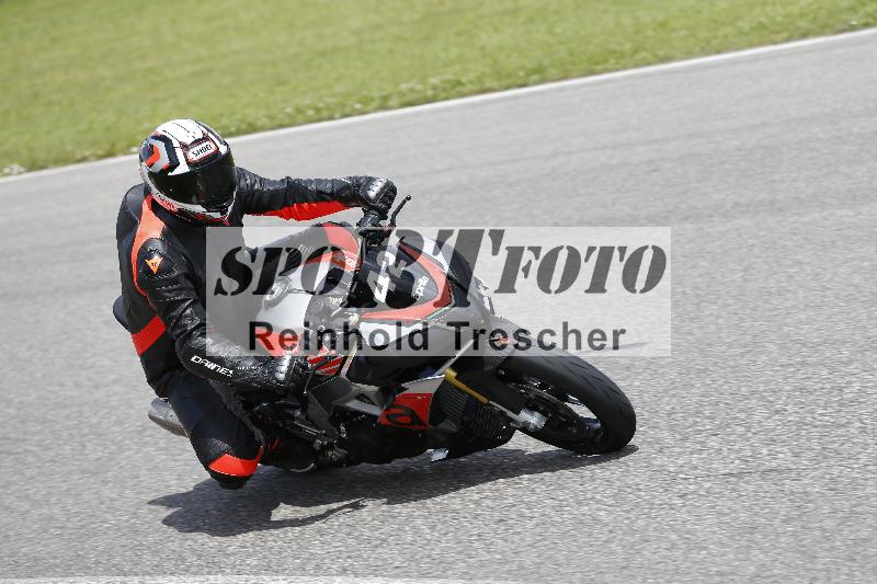 /Archiv-2024/29 12.06.2024 MOTO.CH Track Day ADR/Gruppe blau/42